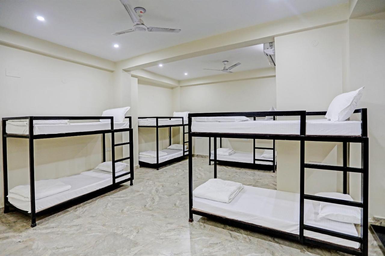 Hostel S B Inn-near Train Station *
