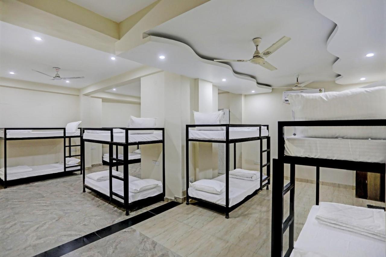 S B Inn-near Train Station Hostel