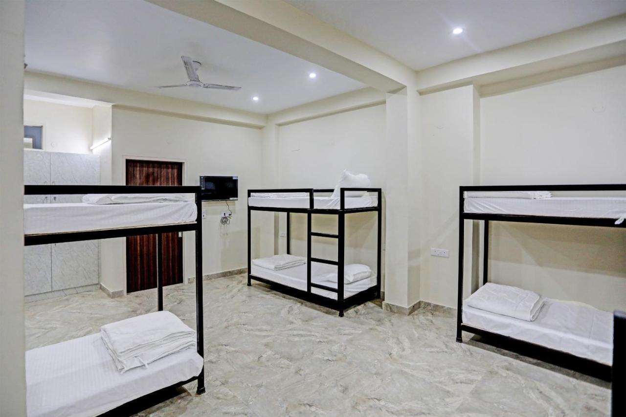 S B Inn-near Train Station Hostel