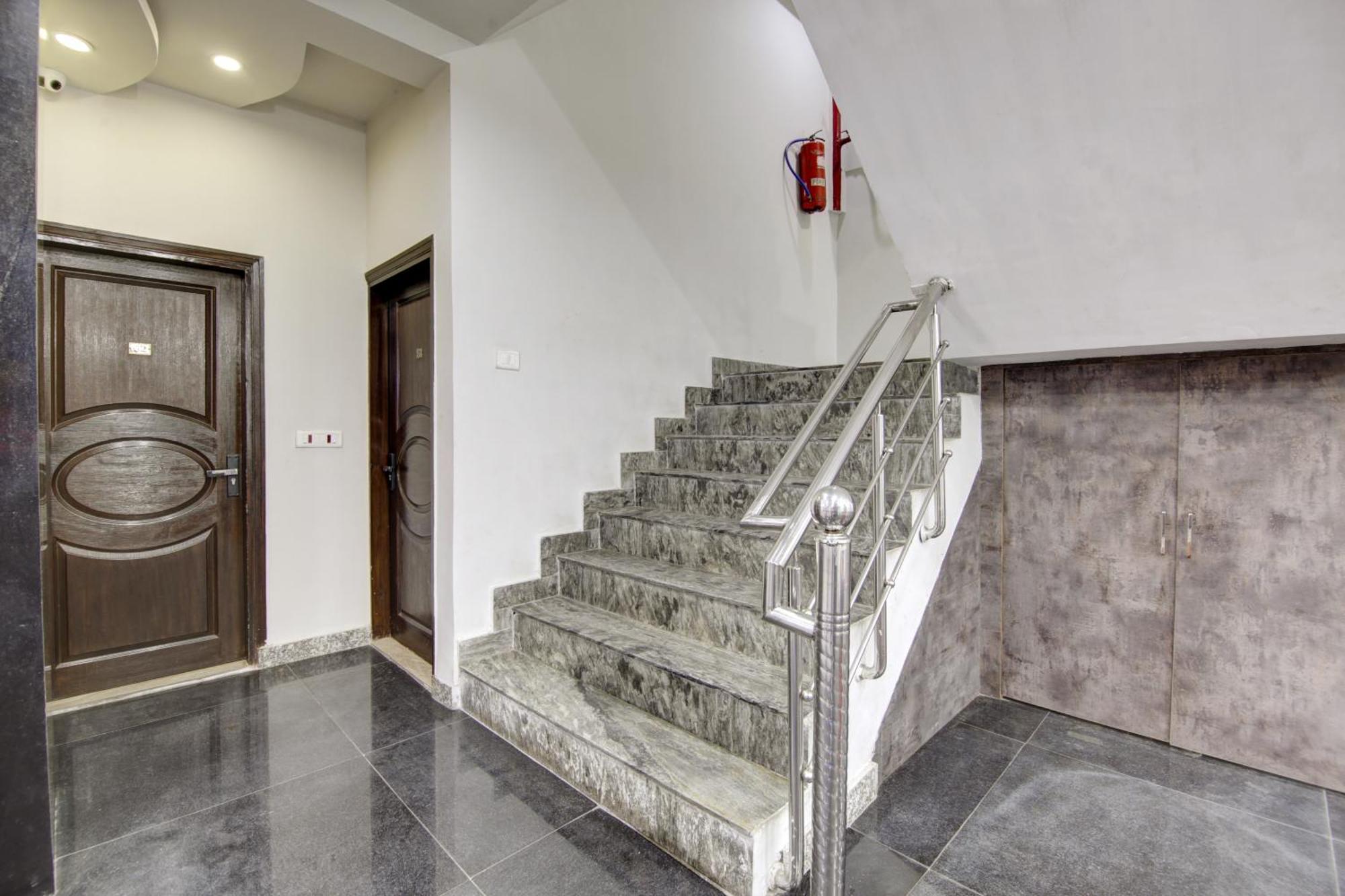S B Inn-near Train Station Hostel