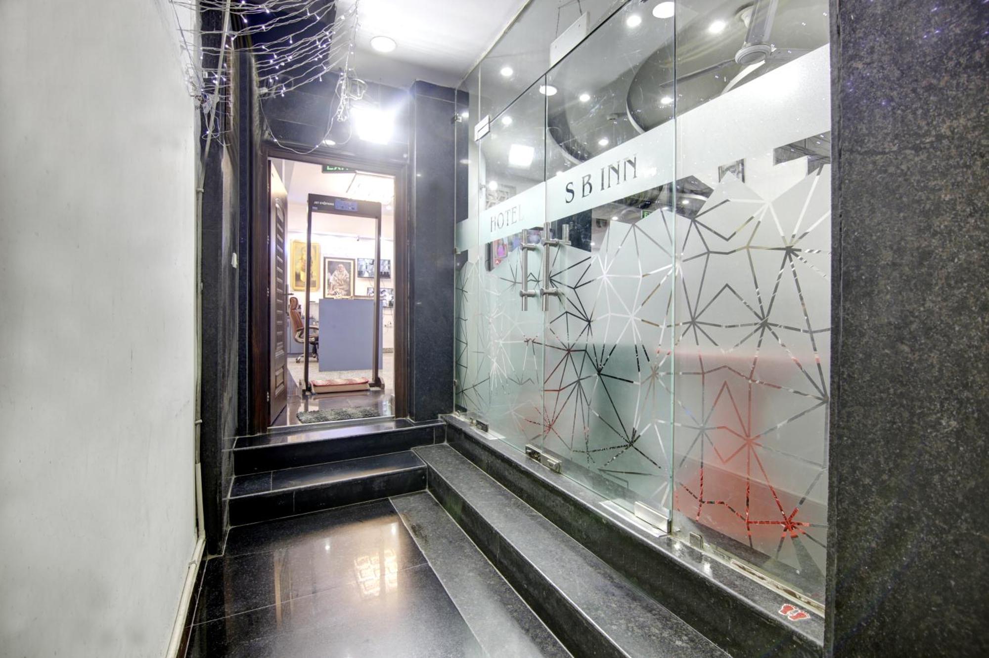 Hostel S B Inn-near Train Station