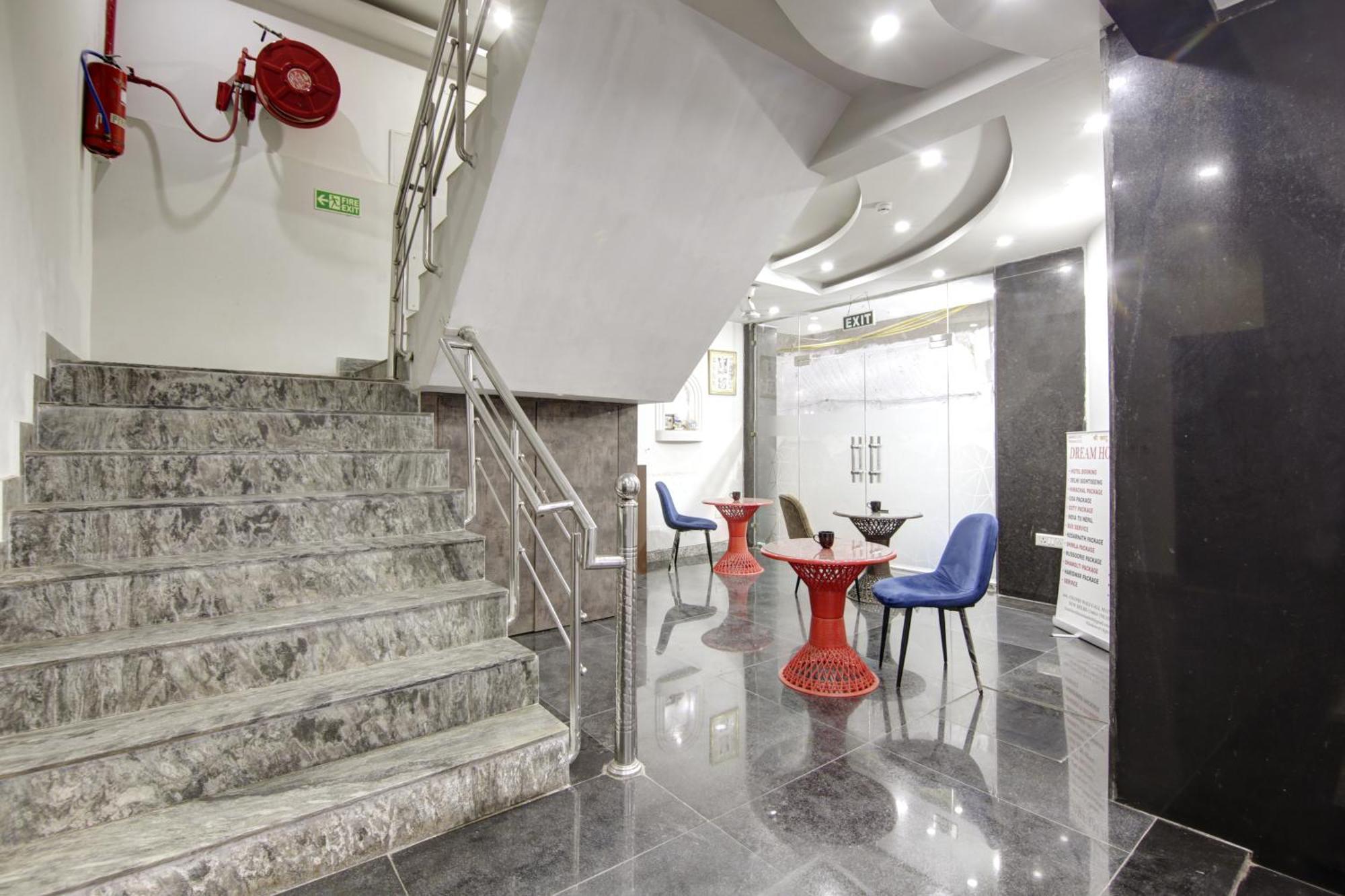 Auberge de jeunesse S B Inn-near Train Station *