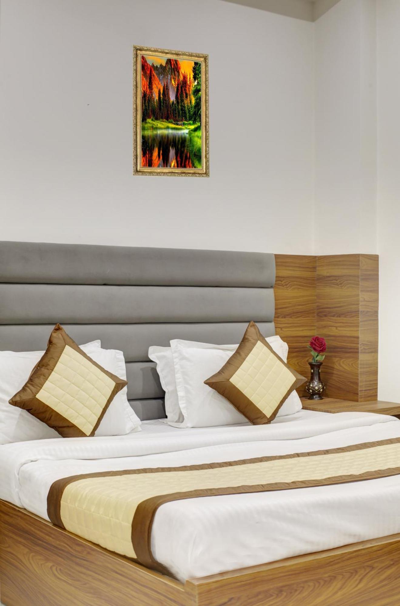 S B Inn-near Train Station Auberge de jeunesse *
