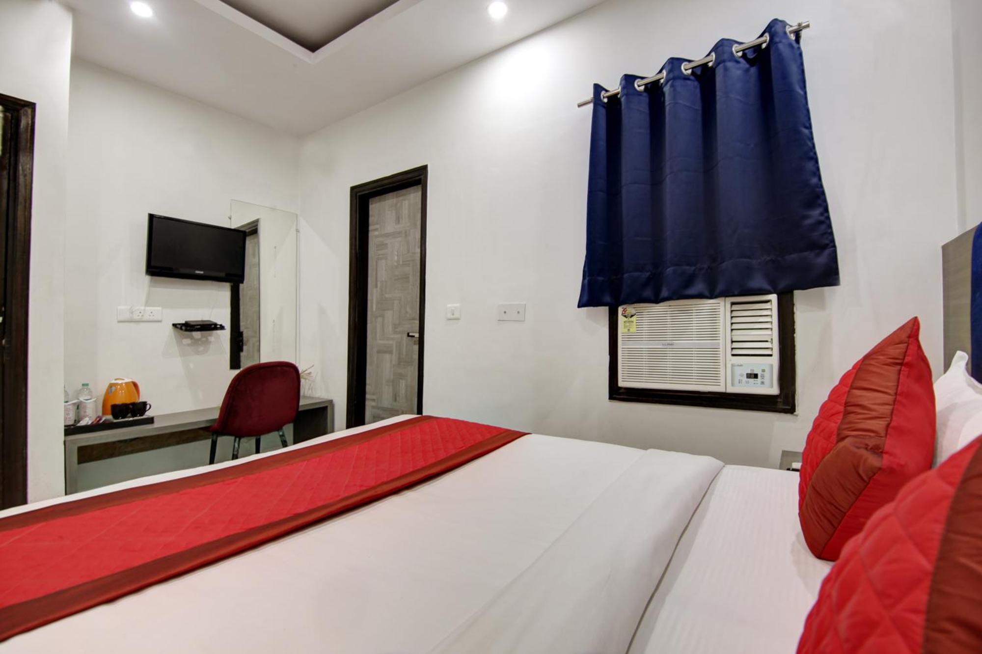 S B Inn-near Train Station New Delhi